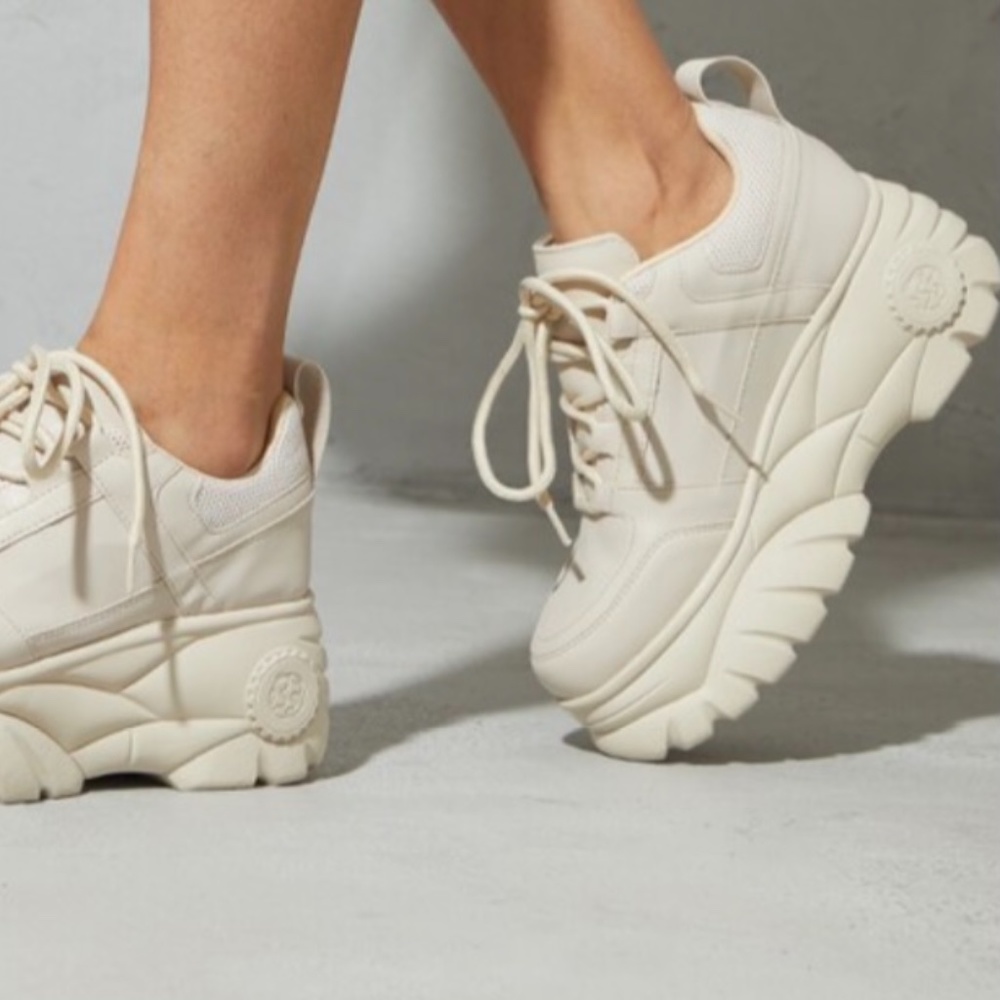 PLT Sand Outer Extreme Platform Sneakers